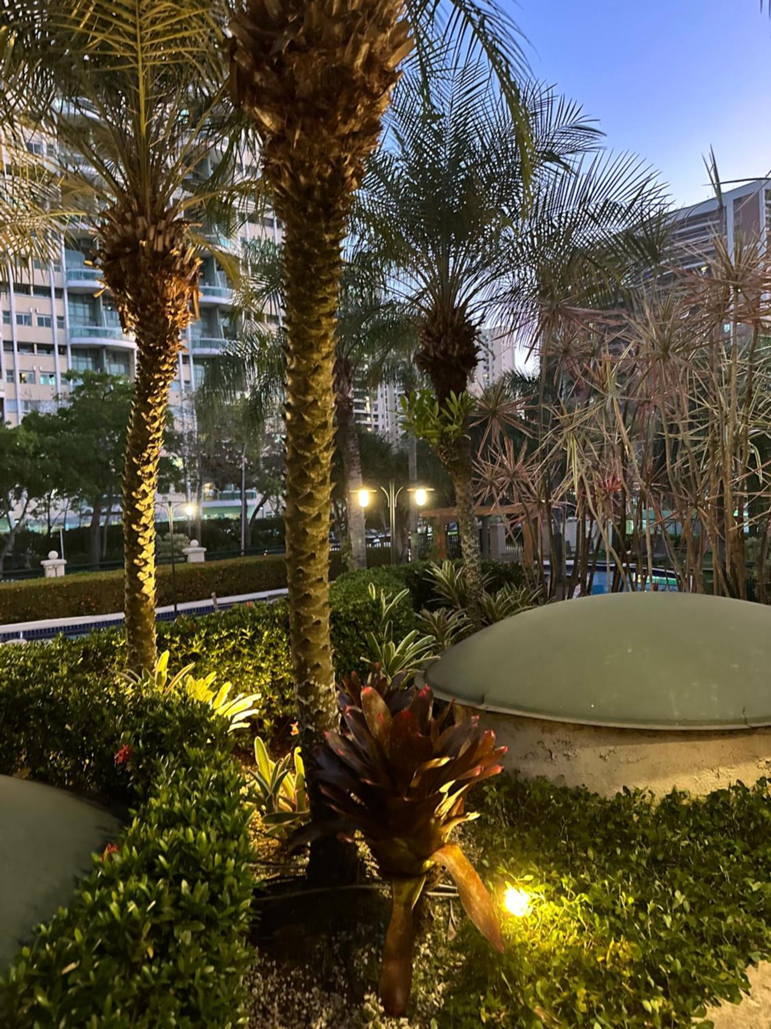 Barra Da Tijuca - 9 - Flat Premium Com Cozinha, Fogao Cooktop, Geladeira Grande, Smart Tv Grande, Lindo E Muitissimo Confortavel, Balsa Para A Praia Gratis E Estacionamento Gratuito Río de Janeiro Exterior foto